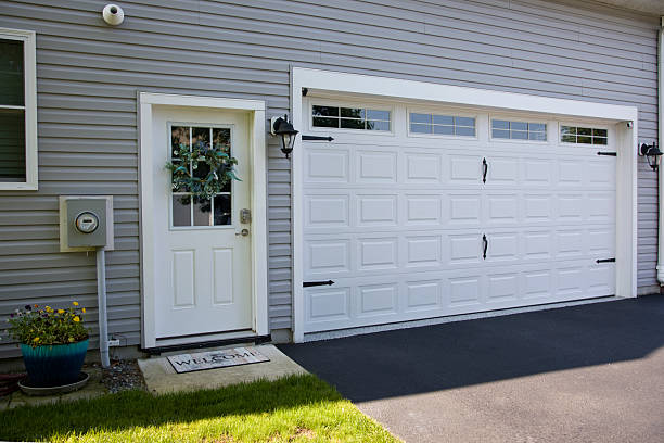 24/7 Emergency Garage Door Panel Replacement experts in Rochester, WA